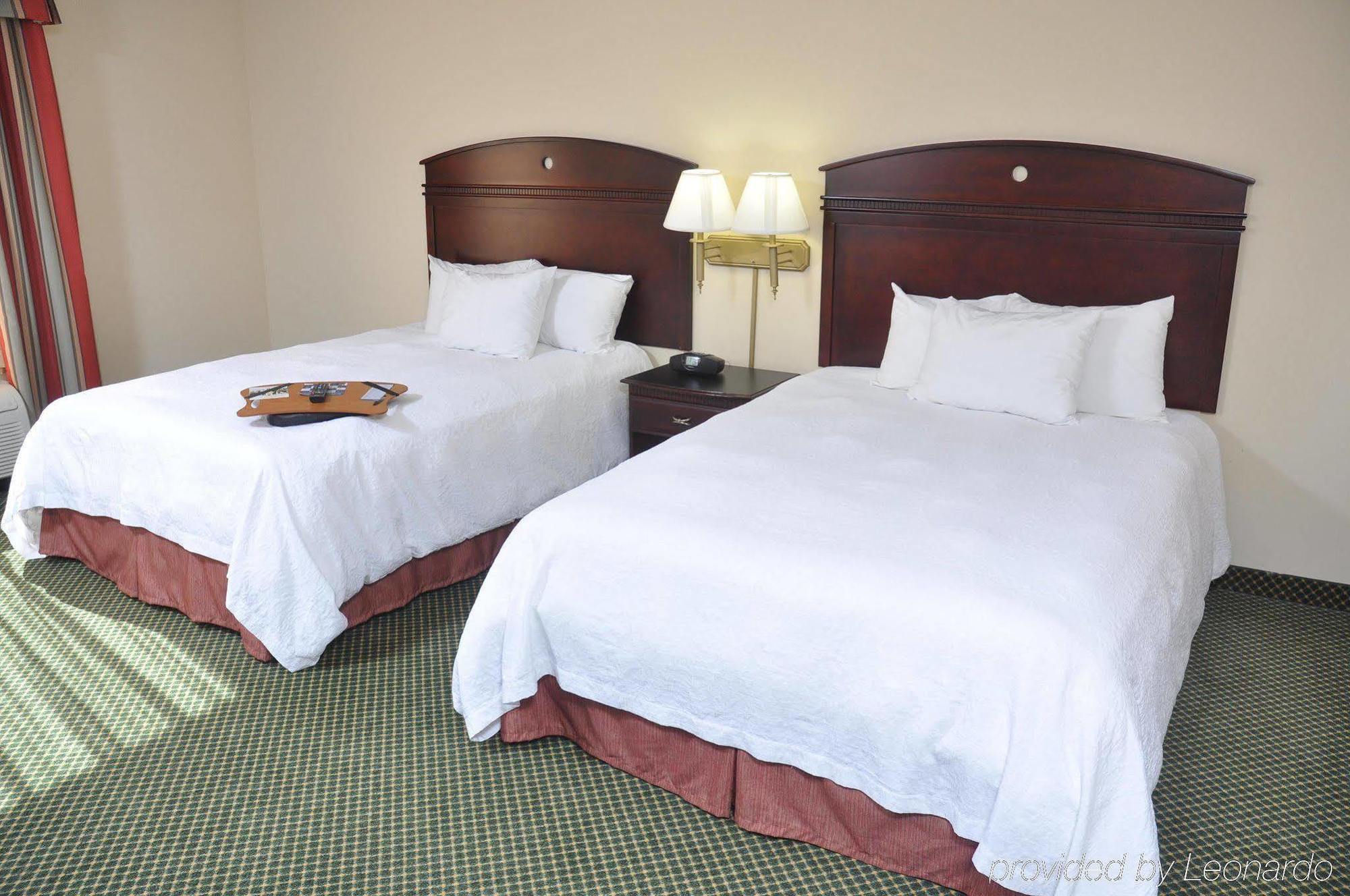 Hampton Inn Stony Creek Ngoại thất bức ảnh